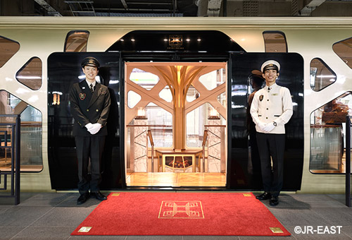 TRAIN SUITE SHIKI-SHIMA