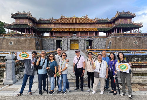 The Complex of Hue Monuments