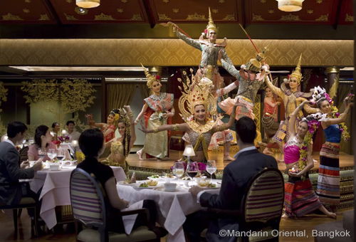 Enjoy royal fine dining with traditional dance