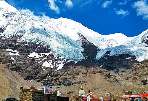 Surrounding magnificent Karula Glacier