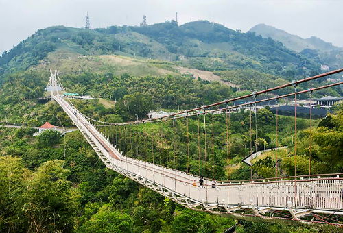 Skywalk on Taiwan’s highest suspension bridge