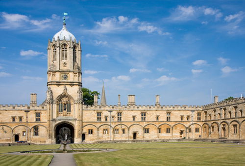 Immerse in the scholarly atmosphere of Oxford